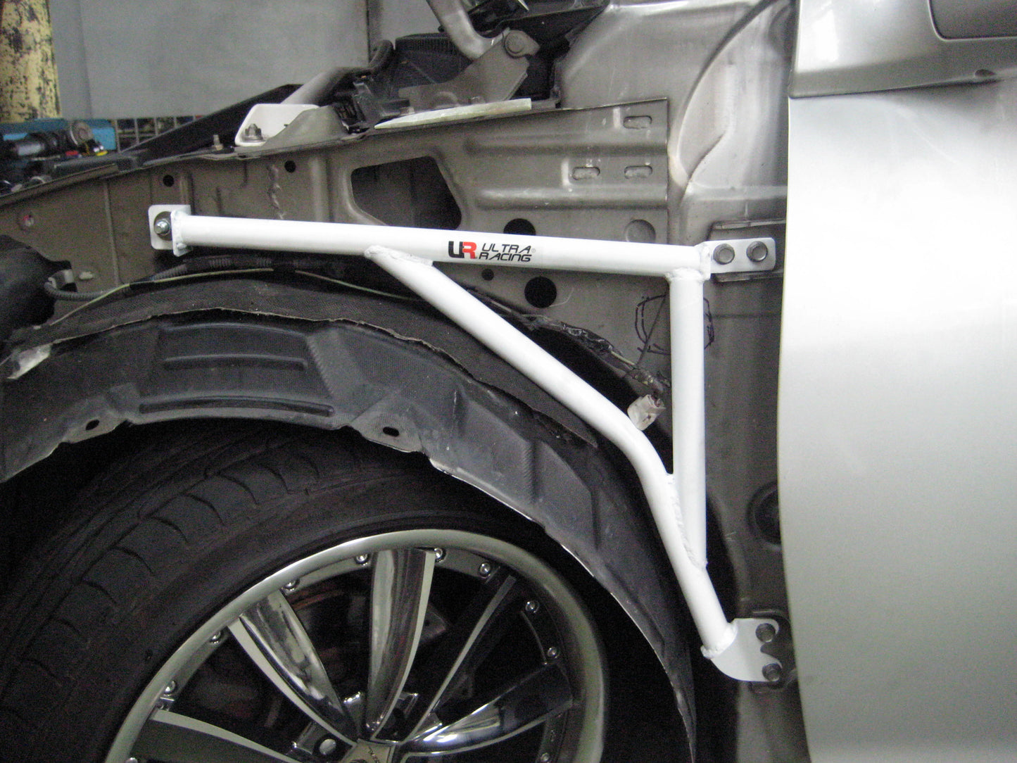 Ultra Racing Fender Bars for TOYOTA CALDINA 3RD GEN (T240) 2.0ZT 2WD NATURALLY-ASPIRATED 2002-2007