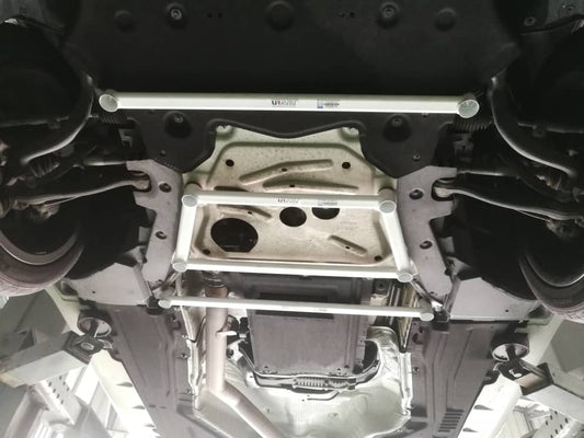 Ultra Racing Front Lower Brace for BMW F15 (X5-xDrive40e) 2.0T 4WD PLUG-IN HYBRID 2015-2018
