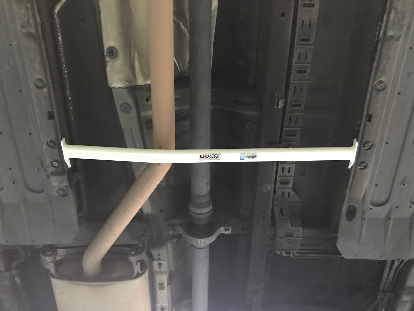 Ultra Racing Mid Lower Brace for KIA SORENTO 2ND GEN (XM) 2.4 4WD FACELIFT 2013-2014